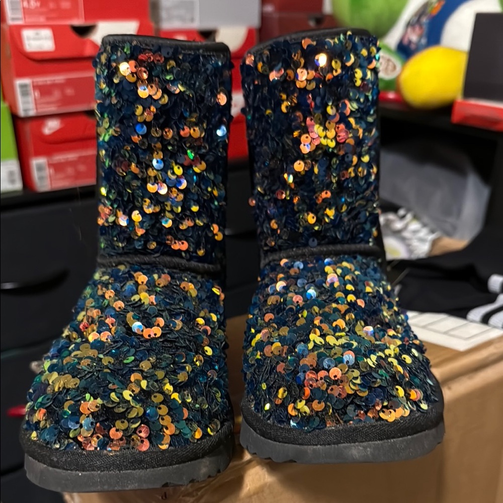 UGG Boots - Picture 3 of 8